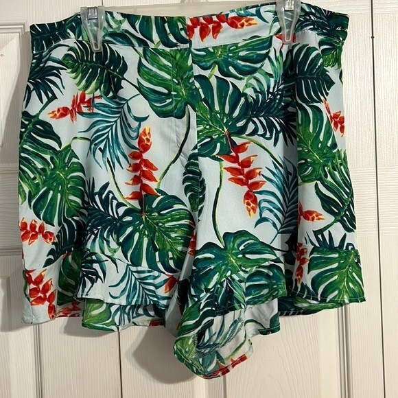 BOOHOO Size 14 Green Orange Palm Leaf High Waist Shorts Ruffle Tropical Peplum - Picture 1 of 6